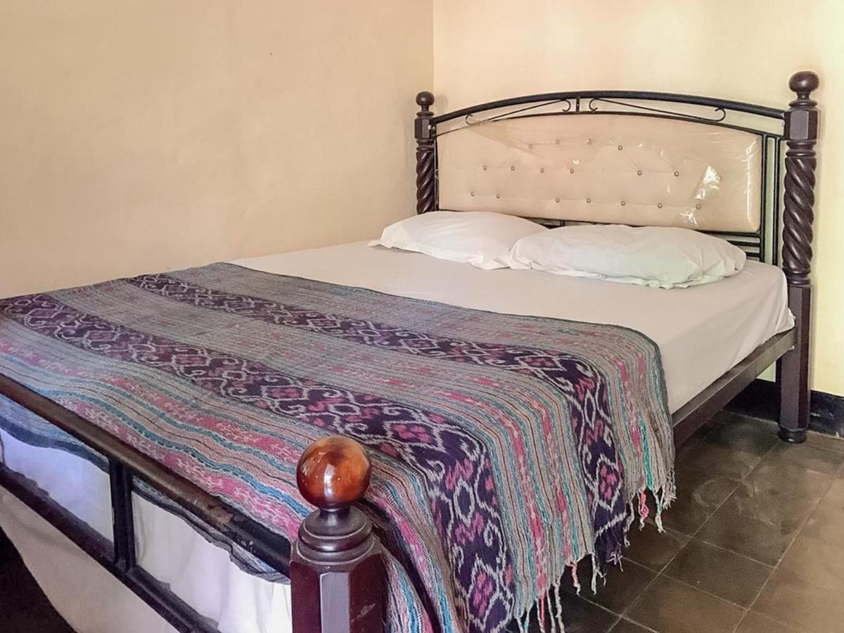 Oka Homestay Mitra Reddoorz Матарам Екстериор снимка